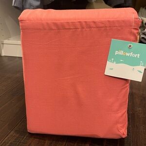 NEW UNOPENED Pillowfort (Target) Solid Rose Queen Sheets